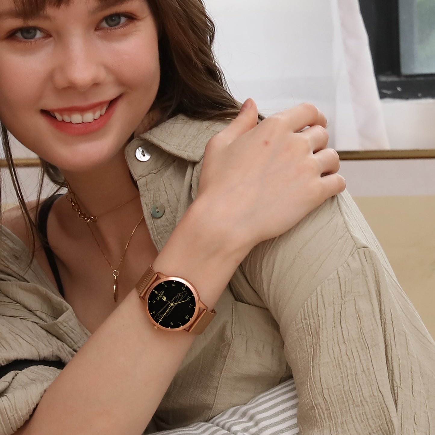 SCARLETT - Simple Neat Lady SmartWatch